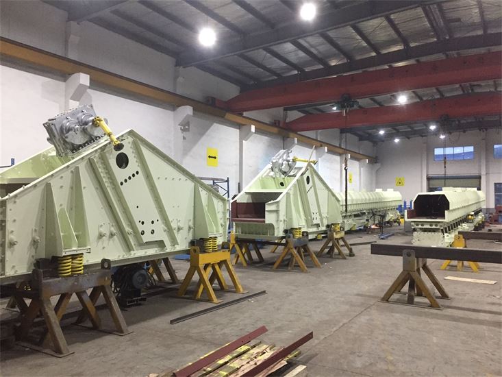 Production of 4 Shake Out machines